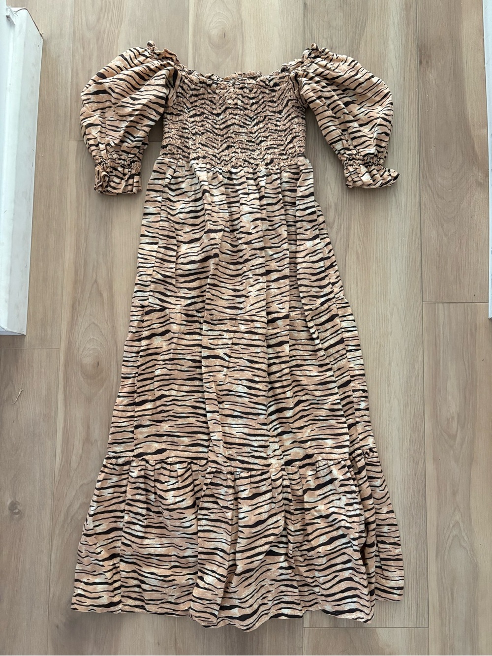 Womens Puffed Sleeve Tiered Dress in Tan Tiger Print